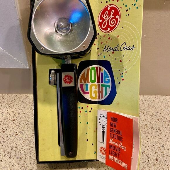 VTG GE Mardi Gras Movie Light Works NOS with bulb - Picture 8 of 16